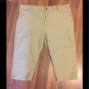 Silver Crush Tan Capri Jeggings Sz 20